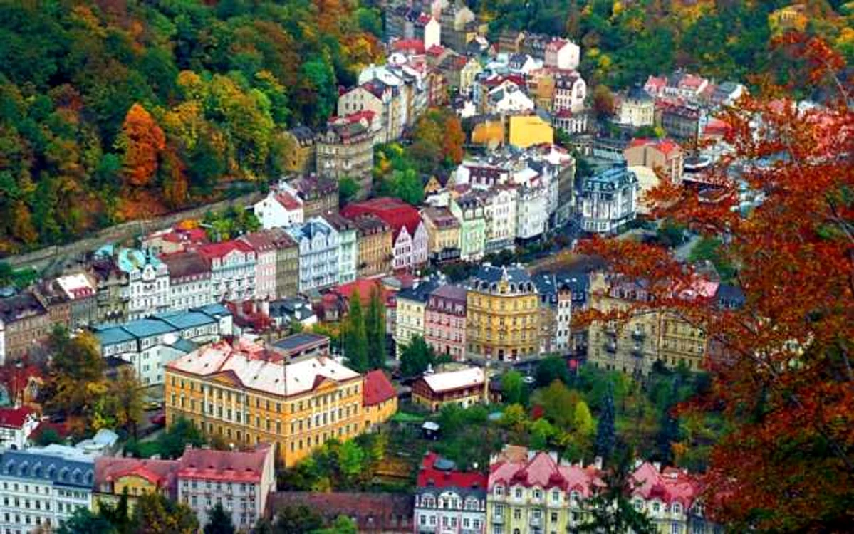 Cele mai frumoase locuri din Cehia. Karlovy Vary/FOTO touropia.com