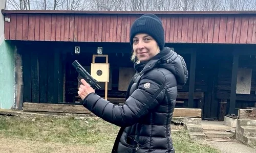 eliza samara pistol jpg