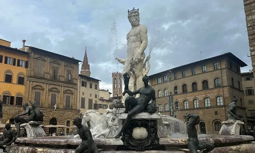 Fântâna lui Neptun, situată în Piazza della Signoria din Florența FOTO Google Maps