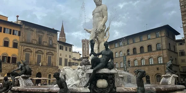 Fântâna lui Neptun, situată în Piazza della Signoria din Florența FOTO Google Maps