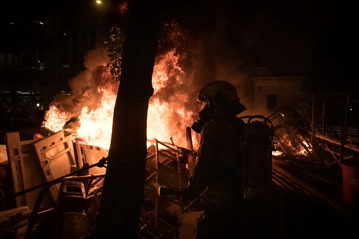 Manifestația a devenit rapid violentă