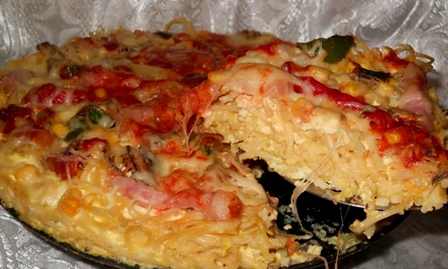 pizza cu blat de spaghete jpeg