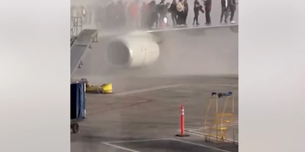 incendiu avion denver