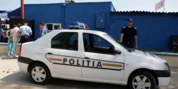 Cei cinci suspecţi au fost prinşi de poliţişti foto Arhivă