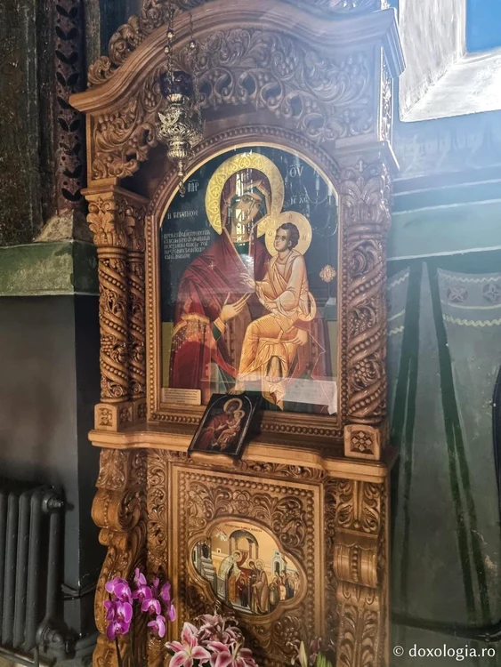 Mânăstirea Slatina din Bucovina are o icoană făcătoare de minuni a Maicii Domnului