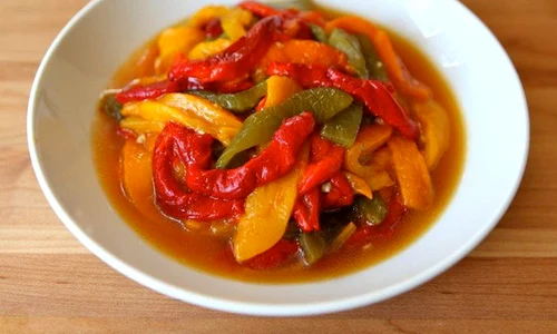 salata de ardei copti cu usturoi jpeg