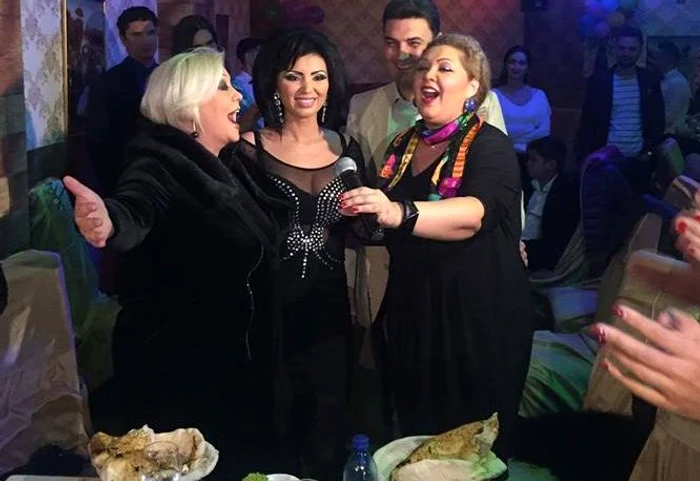 Adriana Bahmuteanu a făcut spectacol alături de Monica Anghel şi Minodora