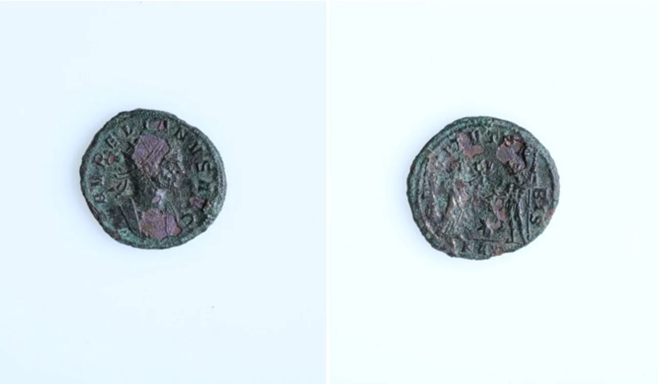 Moneda „antoninianus” găsită în mormântul descoperit la Stara Zagora