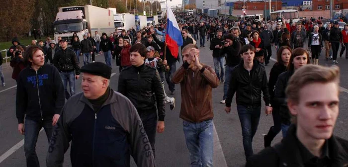 Protestatari pe străzile din Moscova. FOTO Reuters