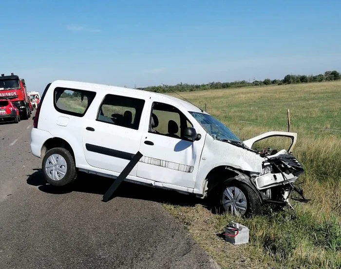 Un copil din mașina brăilenilor a fost rănit. SURSA IPJ Buzău