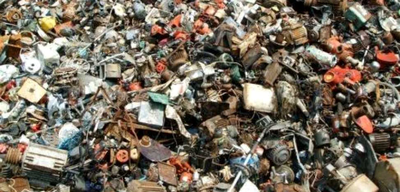 Poliţiştii români au confiscat peste 93 de tone de deşeuri industriale reciclabile      FOTO Adevărul