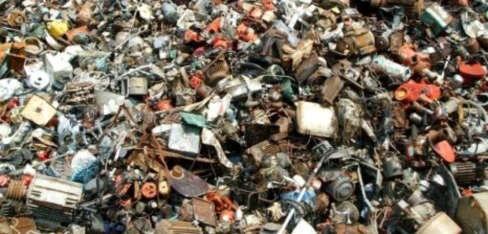 Poliţiştii români au confiscat peste 93 de tone de deşeuri industriale reciclabile      FOTO Adevărul