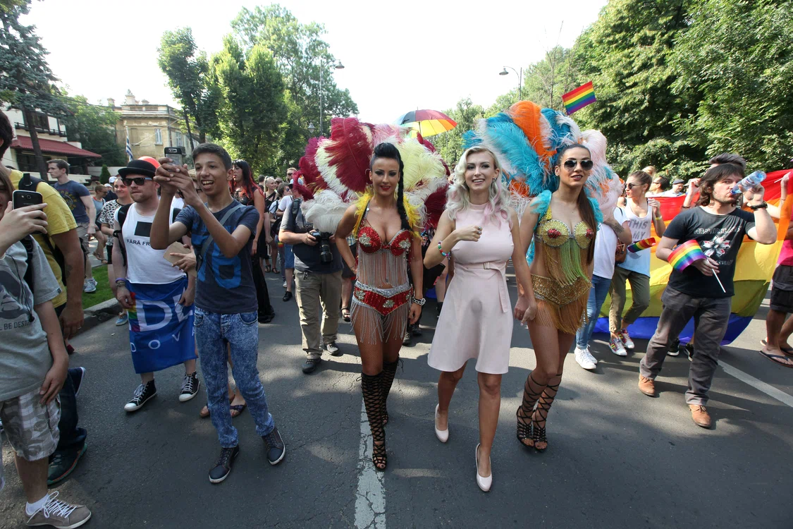 
    Andreea Bălan, la marșul LGBTFoto Sever Gheorghe  