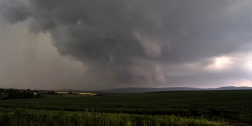 Iadul tornadei din Cehia văzut prin ochii unui român blocat pe autostrada spre Slovacia Foto Adevărul