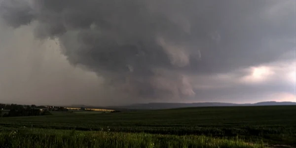 Iadul tornadei din Cehia văzut prin ochii unui român blocat pe autostrada spre Slovacia Foto Adevărul