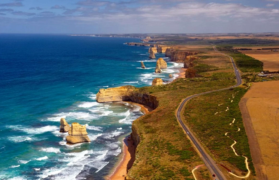 5 dintre cele mai uimitoare drumuri turistice din
lume, care fac senzaţie printre iubitorii de călătorii cu maşina FOTO businessinsider.com
