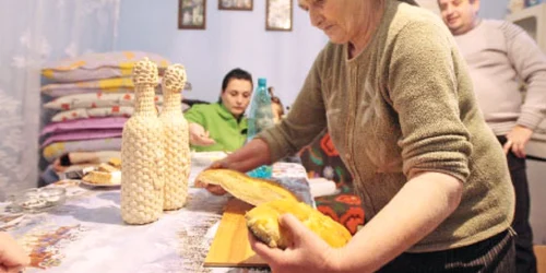 Maria Păcurar umple în fiecare săptămână câte un cuptor cu palaneţe 