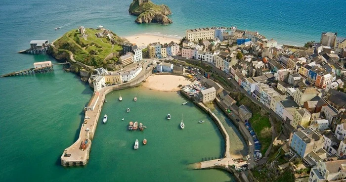 Plaja Tenby Harbour, aflată în Ţara Galilor FOTO