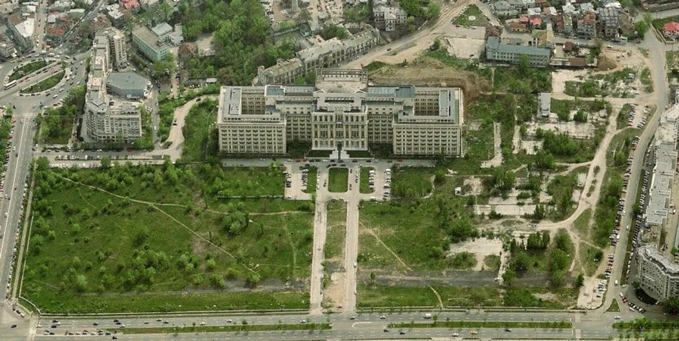  Institute importante funcționează acolo