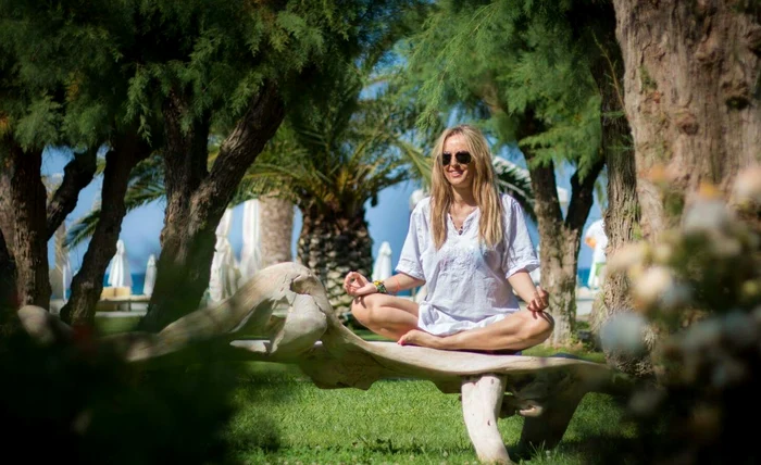 Florentina Opriş îşi petrece ziua de naştere făcând yoga