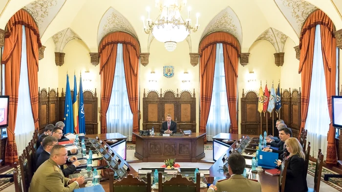 
    Președintele Klaus Iohannis va conduce discuția CSAT  