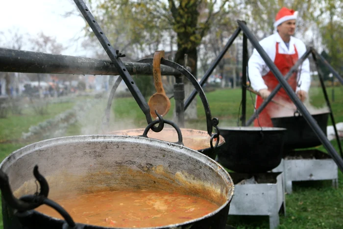 
    Iahnie cu ciolan afumat  