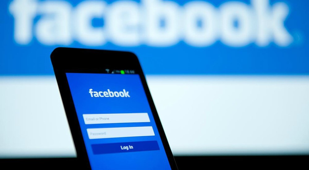 Facebook, WhatsApp și Instagram au picat în Europa și în SUA. Zeci de mii de utilizatori sunt afectați și în România