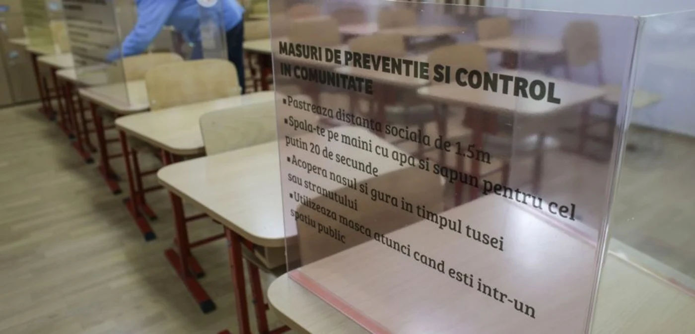 Sală de clară amenajată pentru Evaluarea naţională. FOTO: Octav Ganea/Inquam Photos