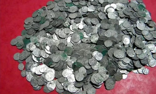 Comoara de pe câmp  Tezaurul descoperit de un bărbat din Dolj jpeg