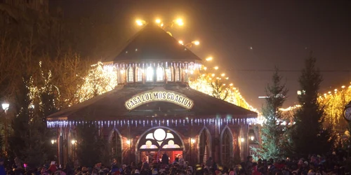 Luminite de Craciun Piata Constituţiei 2016. FOTO Sever Gheroghe/Click