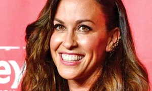 Alanis Morisette,  în 2004 jpeg