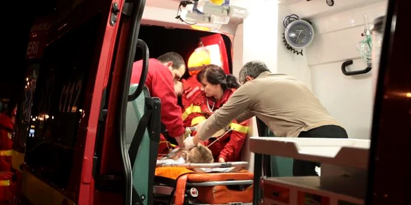Bărbatul a fost transportat la spital foto arhivă