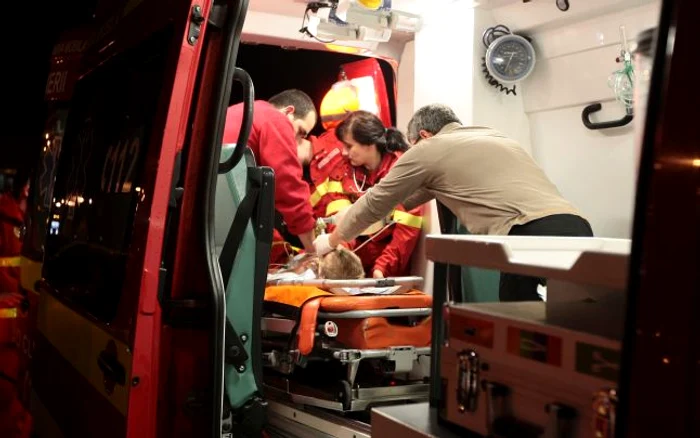 Bărbatul a fost transportat la spital foto arhivă