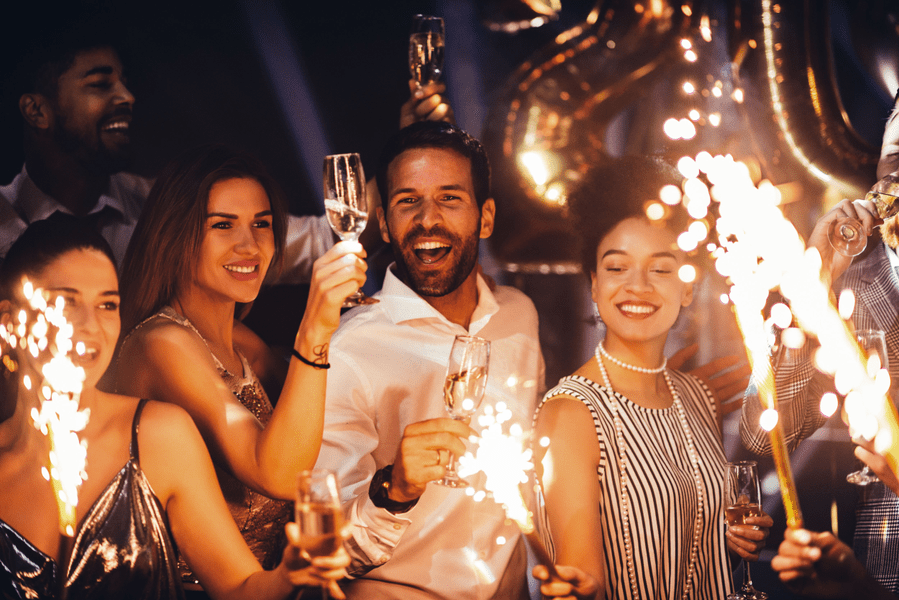 Cum să bem inteligent de Revelion. Sfaturile unui medic