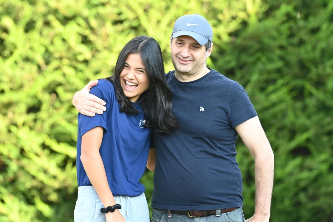 Emma Răducanu, într-o fotografie făcută la Londra, după ce s-a întors acasă, după US Open. FOTO: Profimedia