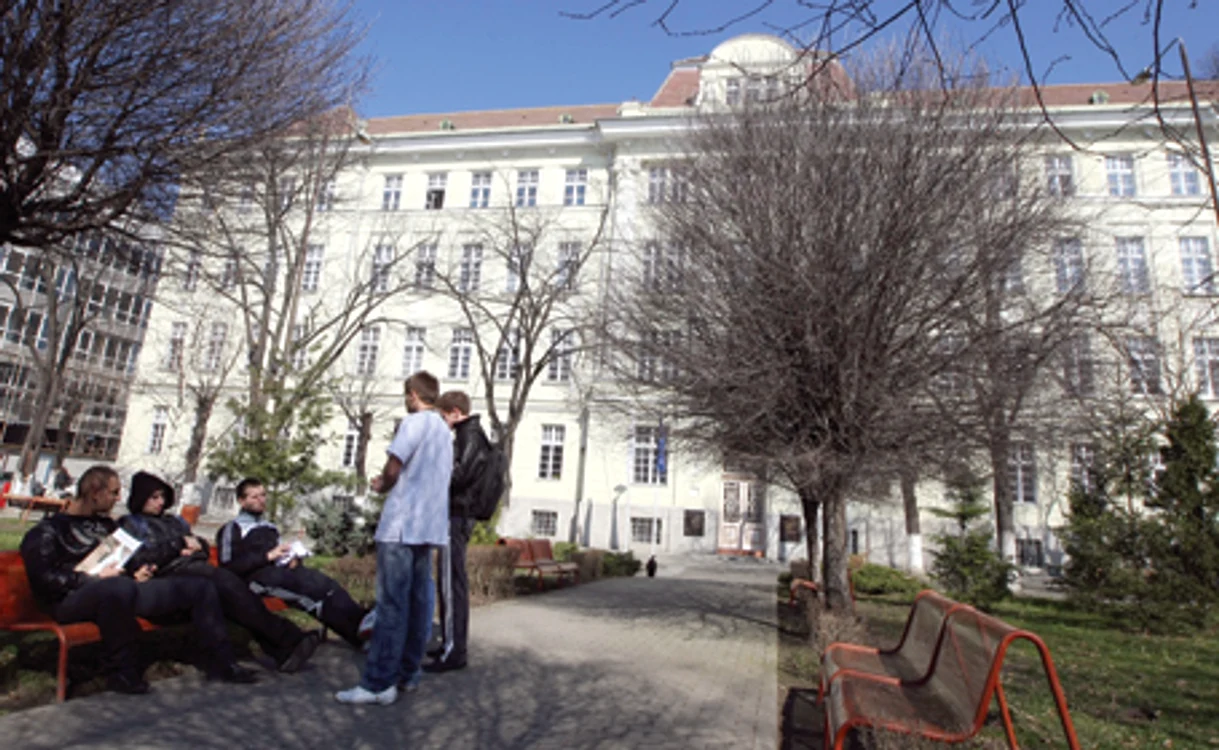 Universitatea de Medicină şi Farmacie „Victor Babeş” din Timişoara a fost înconjurată de scandaluri