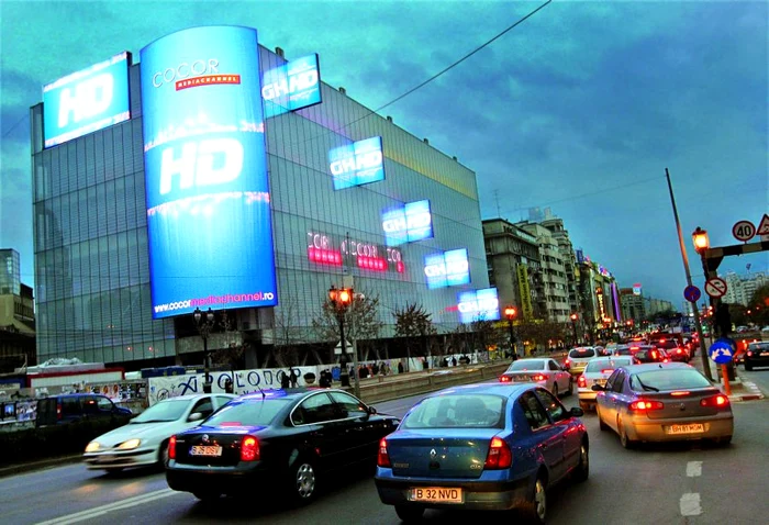 
    Cocor Channel este cea mai mare reclamă luminoasă din estul Europei.  