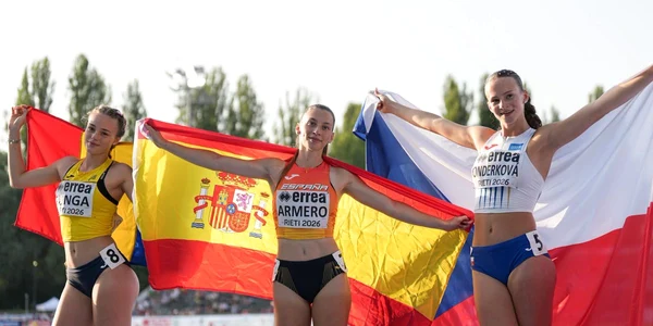 Carolina Punga locul 2 200 m jpg