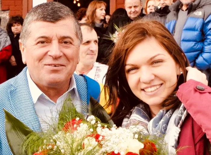 Emanoil Savin i-a cordat titlul de ”Cetăeţan de onoare” al Buşteniului în anul 2013 FOTO Facebook/Emanoil Savin