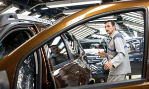 uzina dacia industria auto foto shutterstock