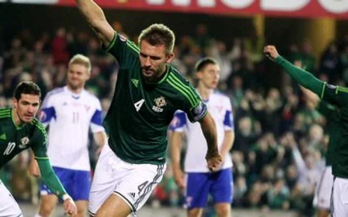 Gareth McAuley, marcatorul primului gol în partida cu Insulele Feroe. FOTO: Press Eye