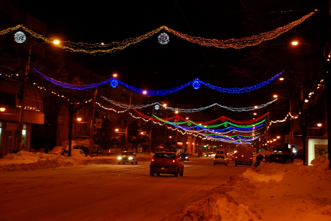 Iluminatul de sărbători pe Calea Călăraşilor. FOTO: Arhivă