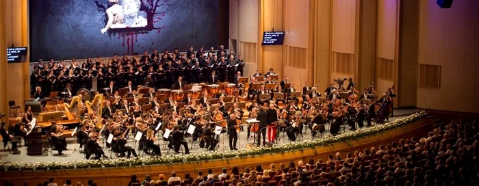 Scenă din opera în concert "Oedip" de George Enescu, interpretată la Sala Palatului în cadrul ediţiei trecute a Festivalului Enescu  FOTO: Andrei Gîndac