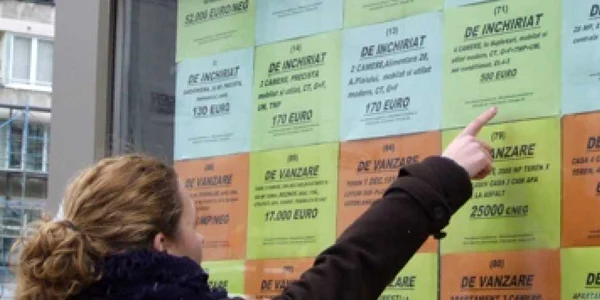 Deşi proprietarii postează zeci de anunţuri de închiriere, preţurile mari alungă clienţii