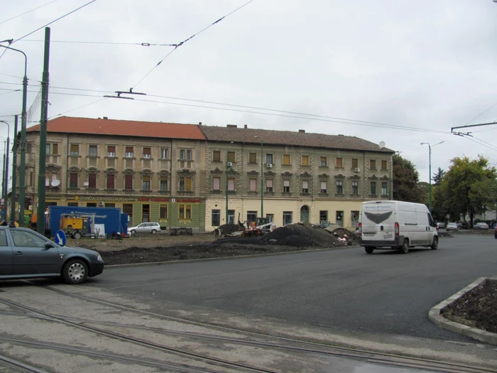 Piaţa Bălcescu nu mai are nici un copac după reamenajare Foto: Ştefan Both