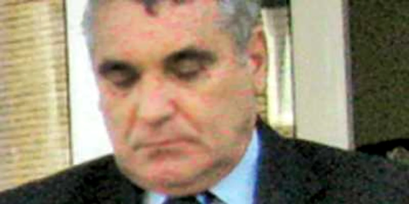 Şeful Gărzii Financiare Argeş, reţinut
