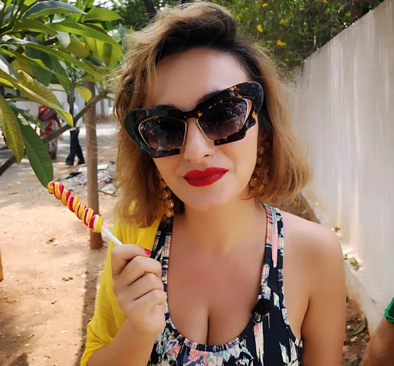 Ana Morodan are un decolteu de invidiat, 100% natural