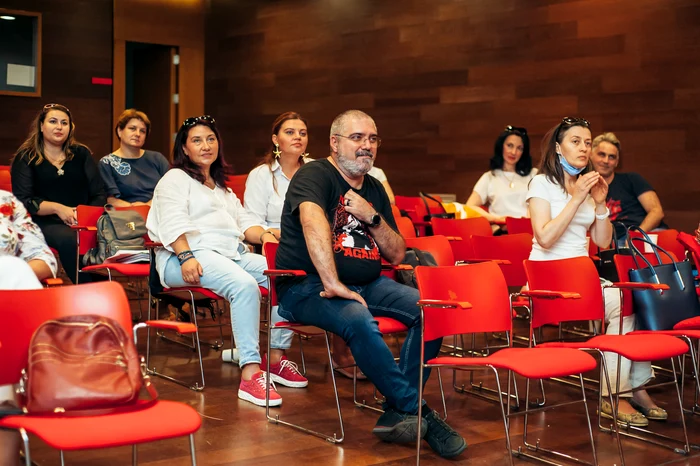 Întâlniri pentru elaborarea unui curs optional de educatie cinematografică FOTO: Fb/Bloc Zero