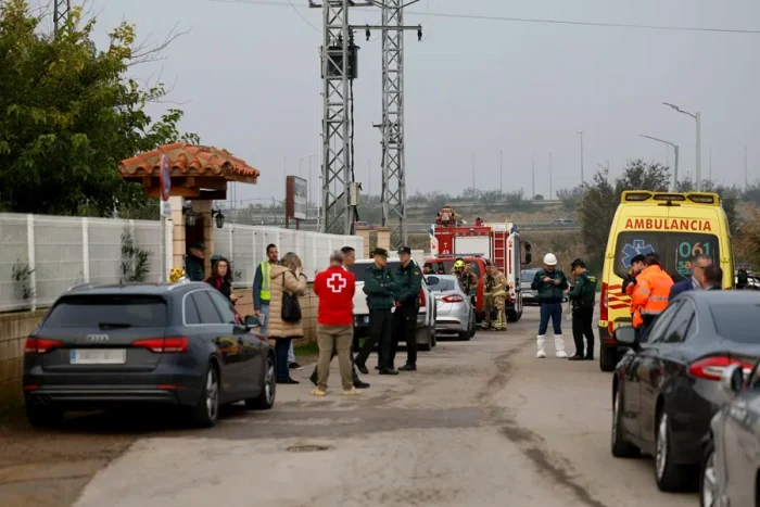 Cel puțin zece oameni au murit în incendiul izbucnit la un azil de bătrâni FOTO EFE