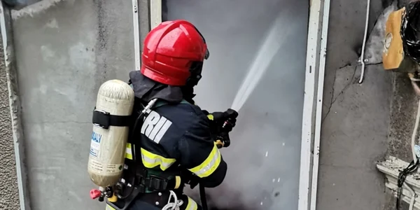 calarasi incendiu provocat de explozie unei butelii foto isu calarasi